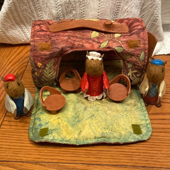 FisherPrice Toys Vintage 979 Fisher Price Woodsey Squirrel Family